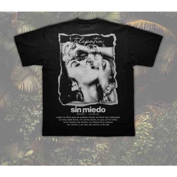 Kali Uchis Unisex T-shirt Gift For Fan - Picture 1 of 4